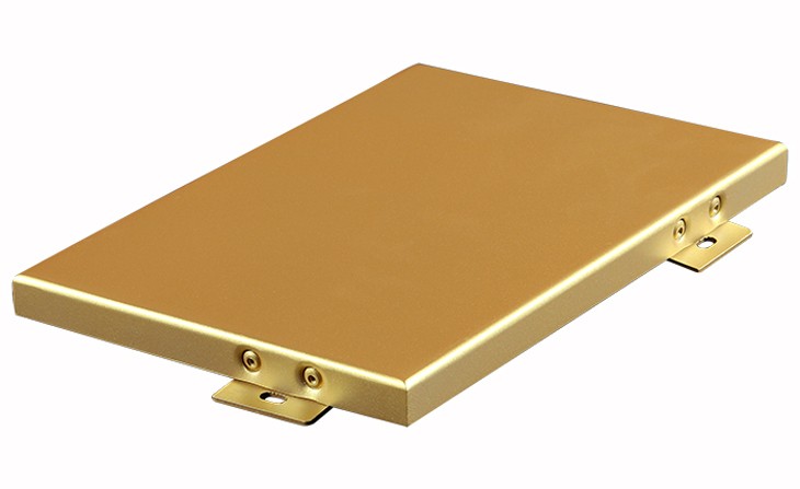 氟碳铝单板介绍------------------------ 氟碳铝单板作为幕墙的一种形式,多用于作墙体 蔽护和不采光的墙壁,代替马赛克和一般喷沙外墙。铝单板幕墙 作为铝单板幕墙的一种,以其质地轻,强度好的物点在高层建筑的作用上有优势,由于高层建筑时刻受到各种荷载的作用,所受风压大,马赛克容易脱落,硬度不强 的幕墙材料会因为大的风压而变形。高层建筑作为幕墙使用大户,铝单板幕墙基于它独特的优势而得以大量使用 ◆色彩艳丽,久经耐用、不褪色, ◆环保、防火、防潮, ◆品种多元化,图案,色彩可以根据用户要求定做, ◆ 良好的平整性、防潮性和抗油性 ◆ 非常出色的耐腐蚀性,抵抗潮湿环境、紫外线 ◆ 无懈可击的防火、防潮功能及耐腐蚀性功能,吸音、隔热性能好,具有完美的吸音效果 ◆ 铝网板结构精巧,拼接无缝,可保持二十年不变色; ◆ 无毒无味,环保,可回收 01.jpg 氟碳铝安装工艺------------------------ 1、施工前,对照铝板幕墙的骨架设计,复检主体结构的质量。因为主体结构质量的好坏,对幕墙骨架的排列位置影响较大。特别是 墙面垂直度,平整度的偏差,以及外墙洞口位置,将会影响整个幕墙的水平位置。 2、详细核查施工图纸和现场实测尺寸,以确保设计加工的完善。 3、铝板幕墙依靠脚手架进行施工,根据幕墙骨架设计图纸规定的高度和宽度,搭设施工双排脚手架。脚手架距墙面不小于50cm,以方便施工。 4、外墙面底层抹灰施工完毕,并检查验收合格 02.jpg 氟碳铝单板应用案例------------------------ 1bdd513271e595e9.jpg 氟碳铝单板介绍------------------------ 氟碳铝单板作为幕墙的一种形式,多用于作墙体 蔽护和不采光的墙壁,代替马赛克和一般喷沙外墙。铝单板幕墙 作为铝单板幕墙的一种,以其质地轻,强度好的物点在高层建筑的作用上有优势,由于高层建筑时刻受到各种荷载的作用,所受风压大,马赛克容易脱落,硬度不强 的幕墙材料会因为大的风压而变形。高层建筑作为幕墙使用大户,铝单板幕墙基于它独特的优势而得以大量使用 ◆色彩艳丽,久经耐用、不褪色, ◆环保、防火、防潮, ◆品种多元化,图案,色彩可以根据用户要求定做, ◆ 良好的平整性、防潮性和抗油性 ◆ 非常出色的耐腐蚀性,抵抗潮湿环境、紫外线 ◆ 无懈可击的防火、防潮功能及耐腐蚀性功能,吸音、隔热性能好,具有完美的吸音效果 ◆ 铝网板结构精巧,拼接无缝,可保持二十年不变色; ◆ 无毒无味,环保,可回收 01.jpg 氟碳铝安装工艺------------------------ 1、施工前,对照铝板幕墙的骨架设计,复检主体结构的质量。因为主体结构质量的好坏,对幕墙骨架的排列位置影响较大。特别是 墙面垂直度,平整度的偏差,以及外墙洞口位置,将会影响整个幕墙的水平位置。 2、详细核查施工图纸和现场实测尺寸,以确保设计加工的完善。 3、铝板幕墙依靠脚手架进行施工,根据幕墙骨架设计图纸规定的高度和宽度,搭设施工双排脚手架。脚手架距墙面不小于50cm,以方便施工。 4、外墙面底层抹灰施工完毕,并检查验收合格 02.jpg 氟碳铝单板应用案例------------------------ 1bdd513271e595e9.jpg